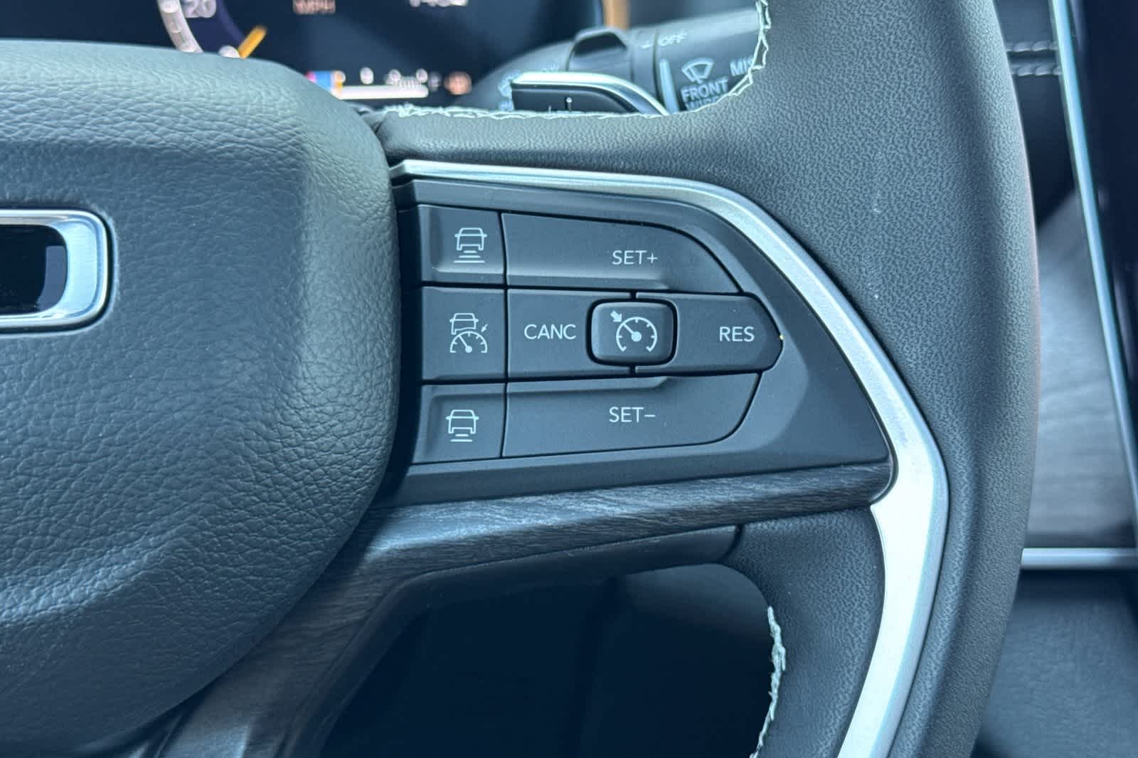 Thumbnail: 2025 Jeep Grand Cherokee - 28