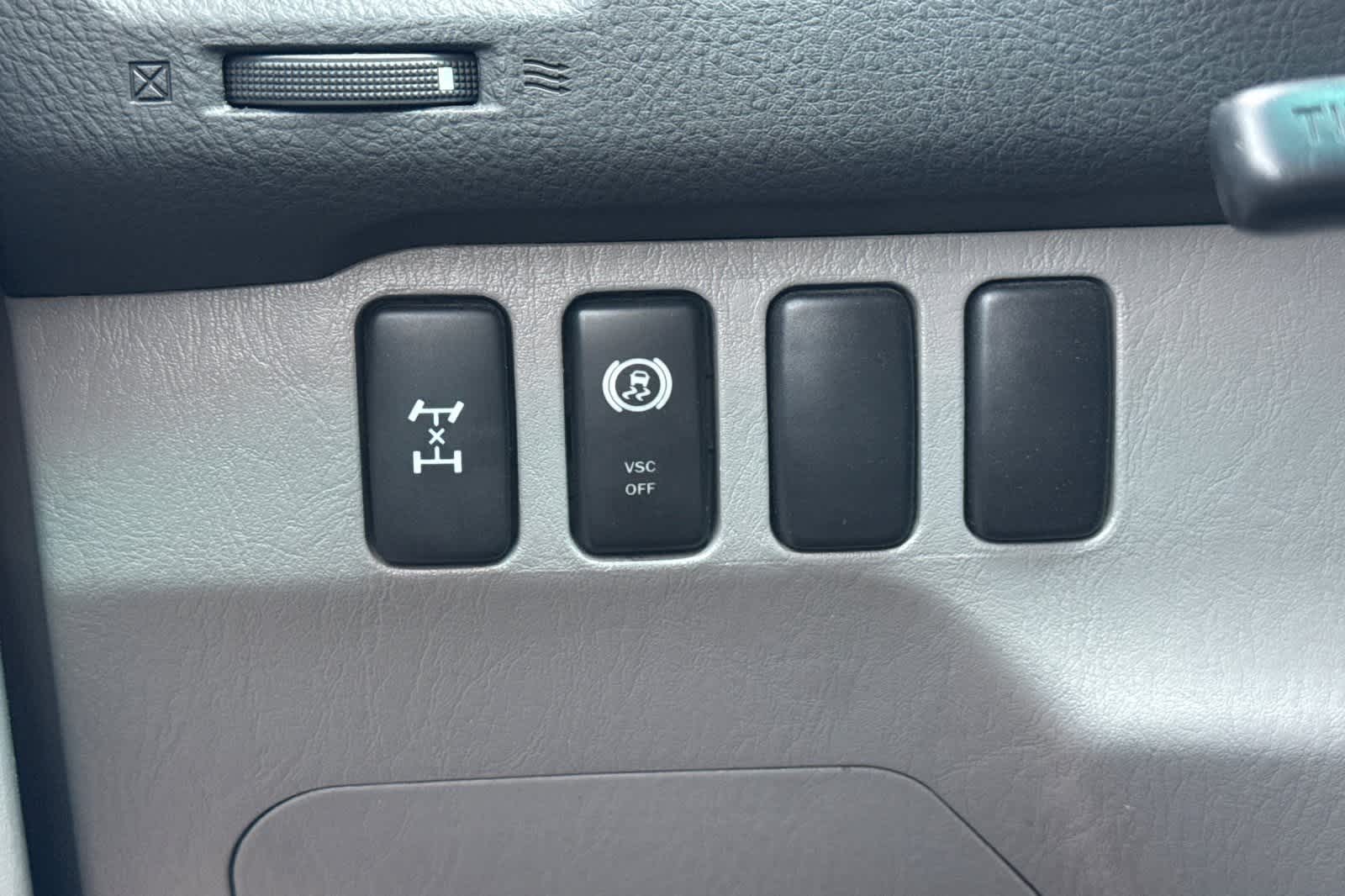 Thumbnail: 2005 Toyota 4Runner - 29