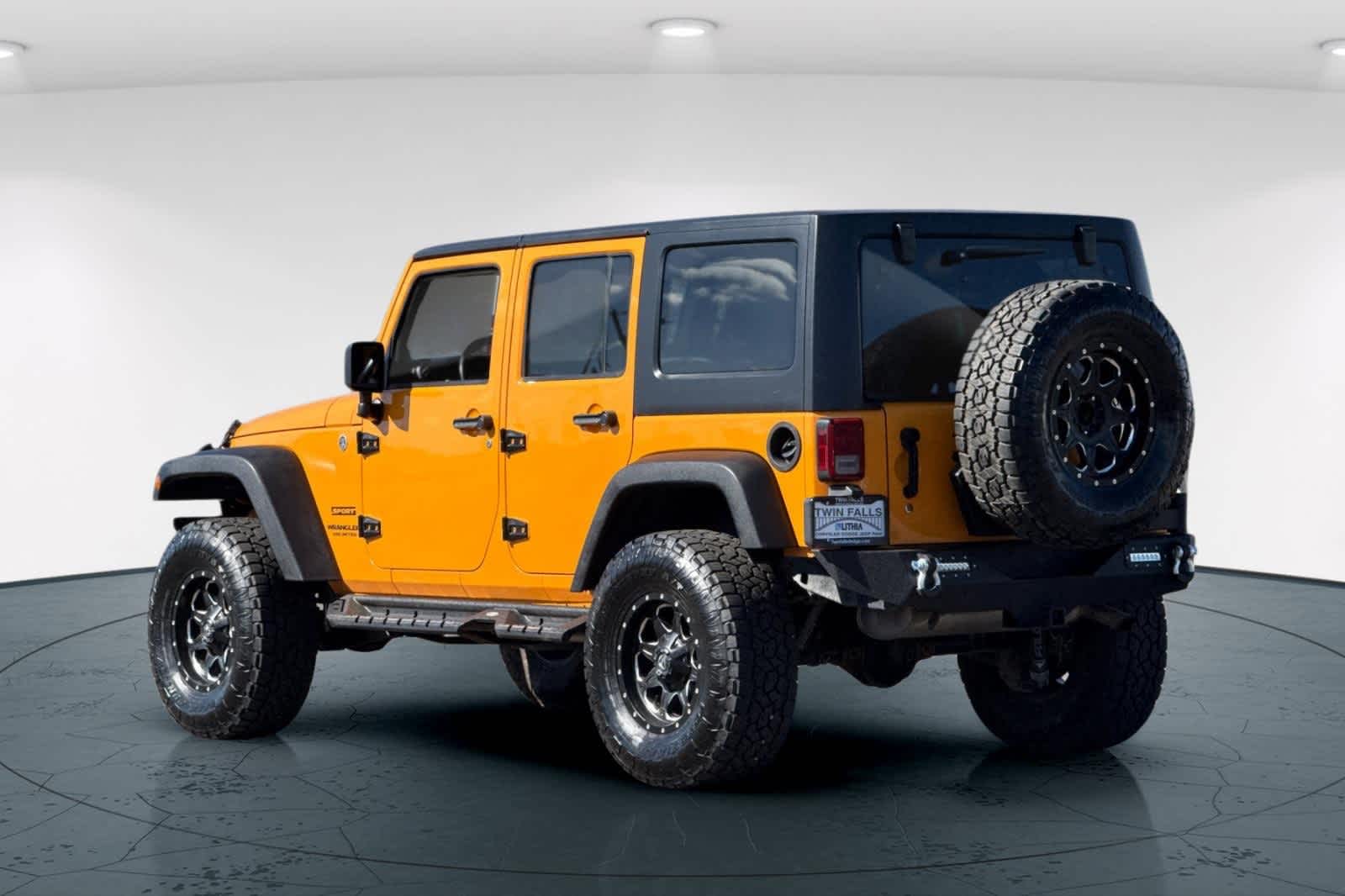 Thumbnail: 2012 Jeep Wrangler - 8
