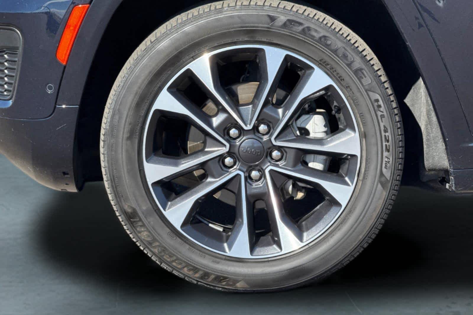 Thumbnail: 2023 Jeep Grand Cherokee - 31