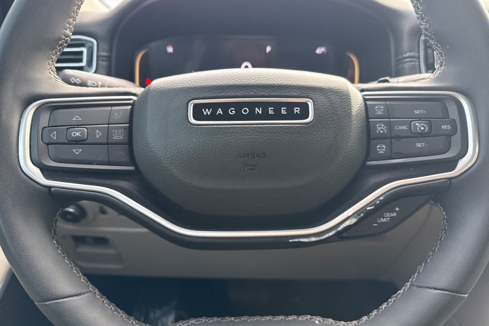 Thumbnail: 2022 Jeep Wagoneer - 27