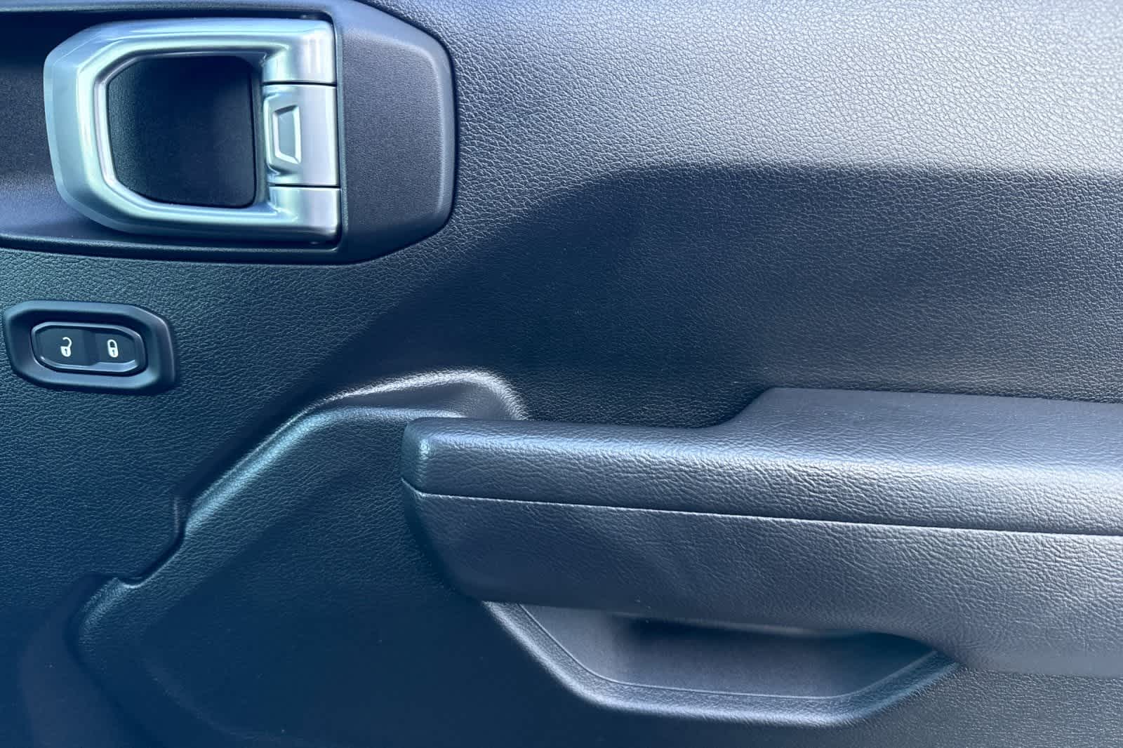 Thumbnail: 2023 Jeep Wrangler - 19