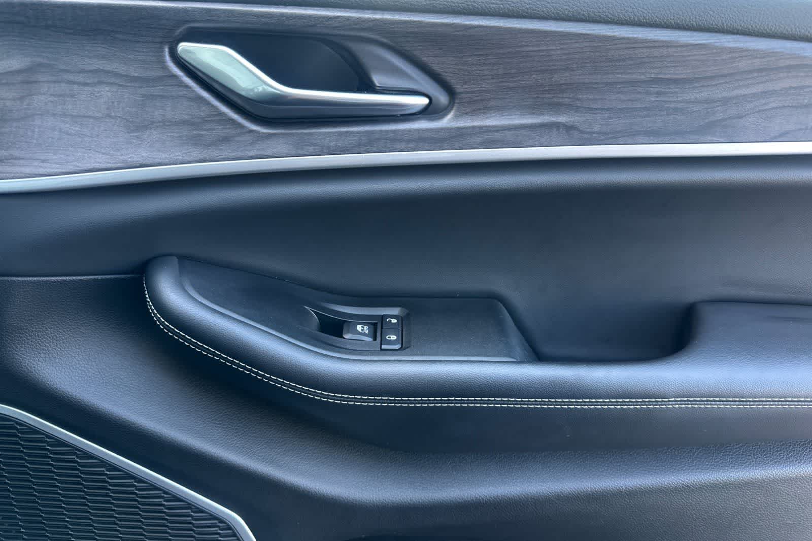 Thumbnail: 2022 Jeep Grand Cherokee - 19