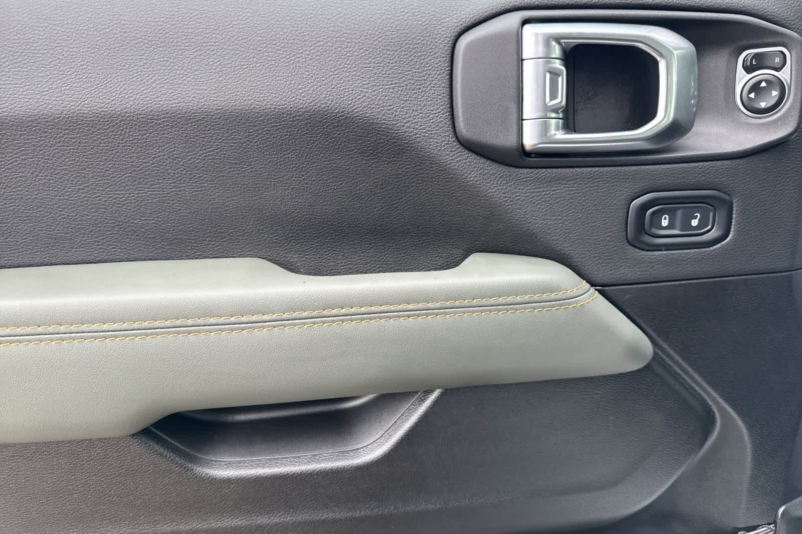 Thumbnail: 2026 Jeep Gladiator - 12