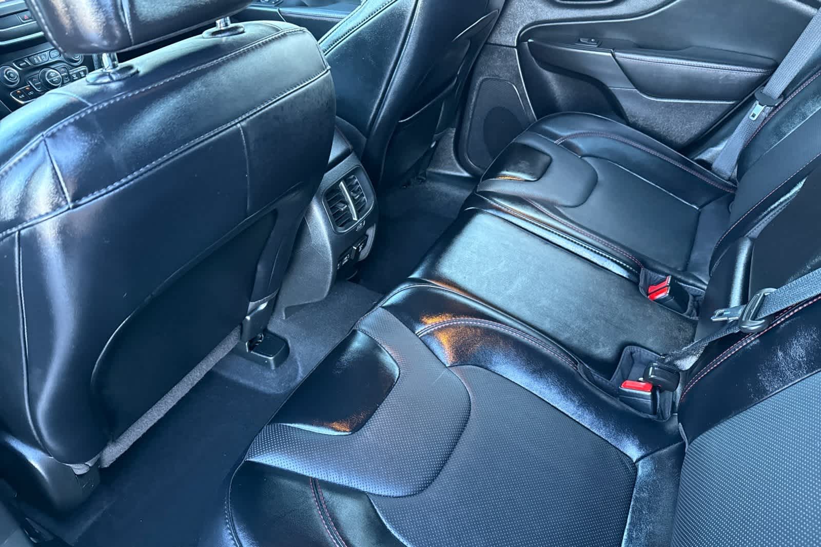 Thumbnail: 2022 Jeep Cherokee - 4