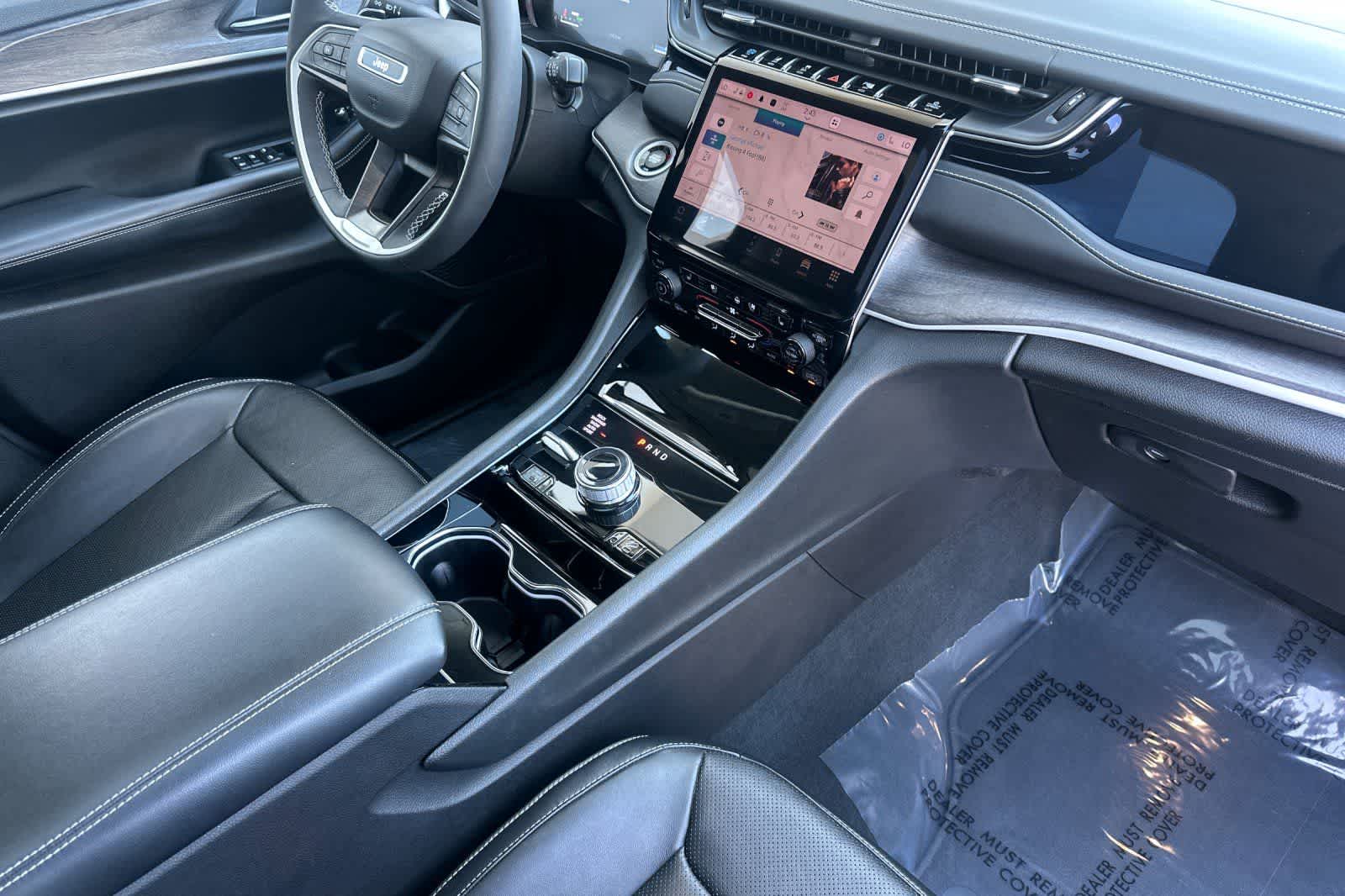 Thumbnail: 2022 Jeep Grand Cherokee - 17