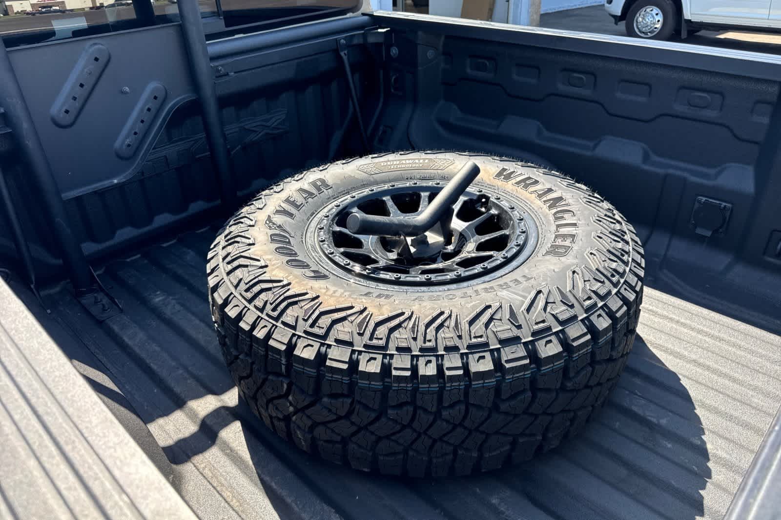 2024 GMC Canyon AT4X 33
