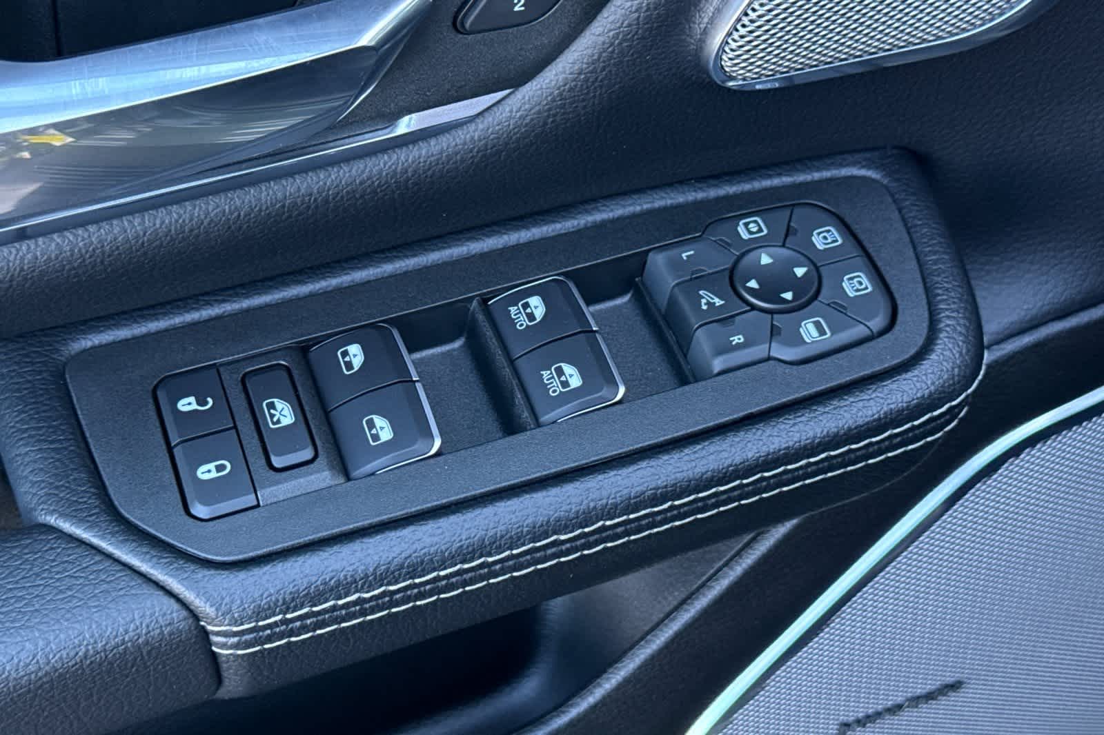 Thumbnail: 2026 RAM 1500 - 13