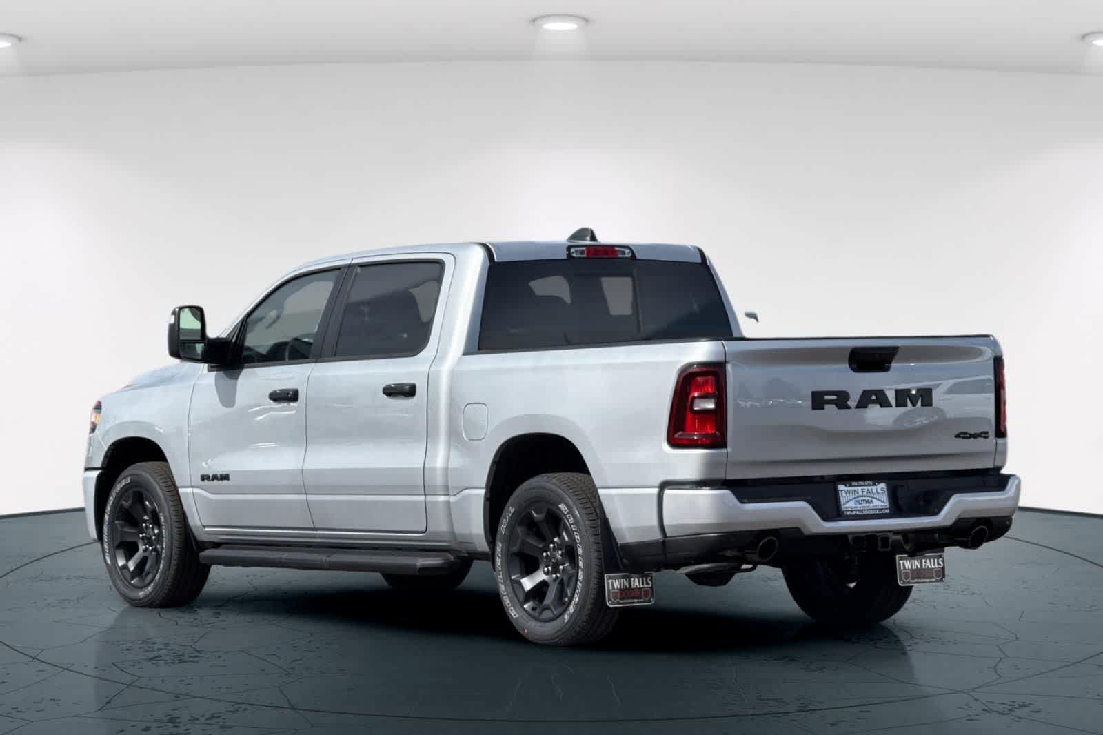 Thumbnail: 2026 RAM 1500 - 8