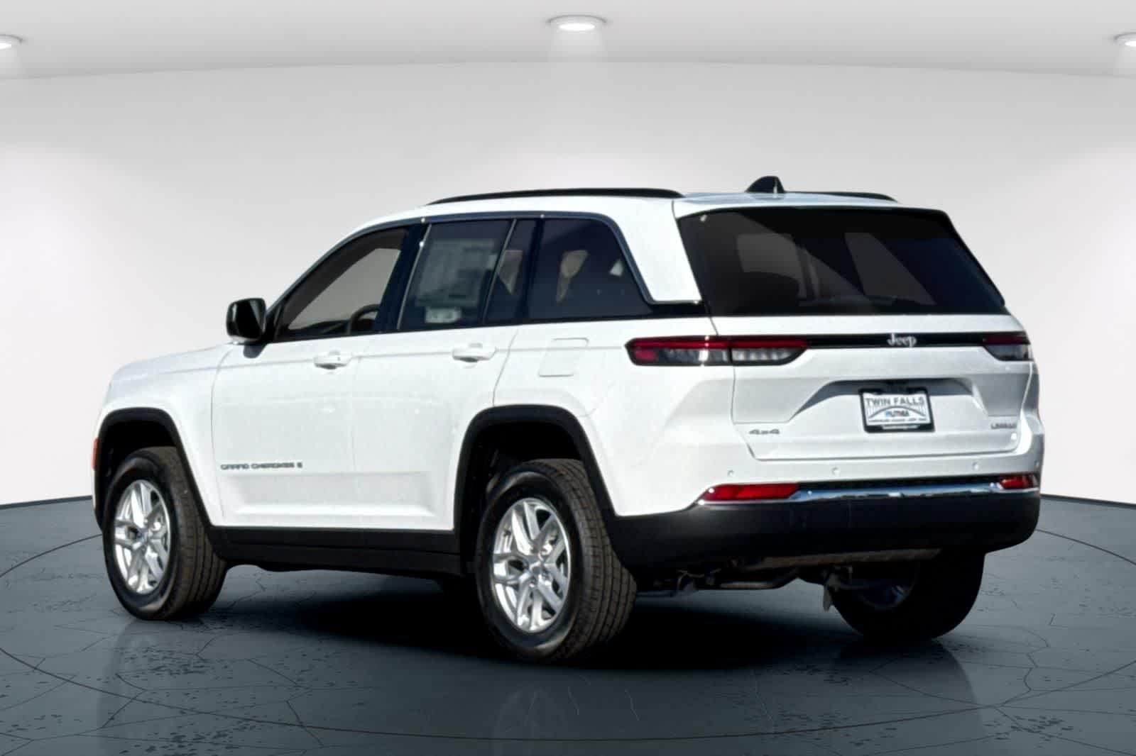 Thumbnail: 2025 Jeep Grand Cherokee - 8