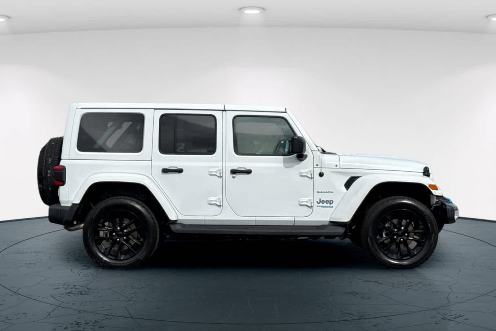 Thumbnail: 2022 Jeep Wrangler - 6