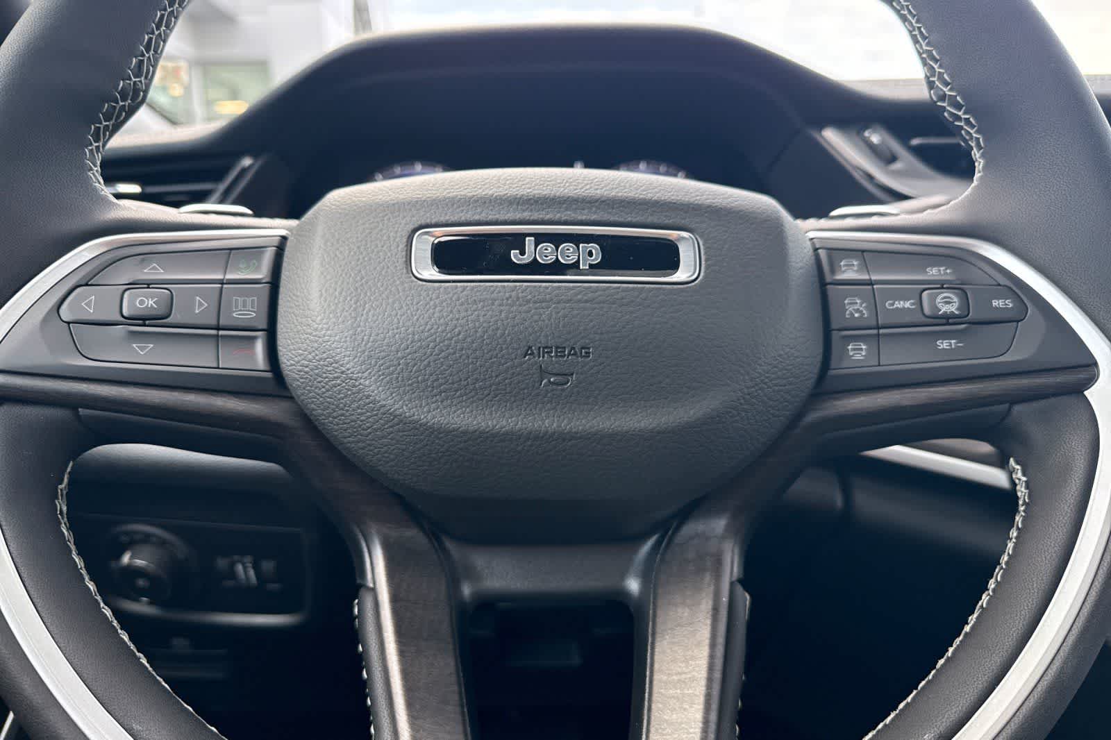 Thumbnail: 2026 Jeep Grand Cherokee - 26