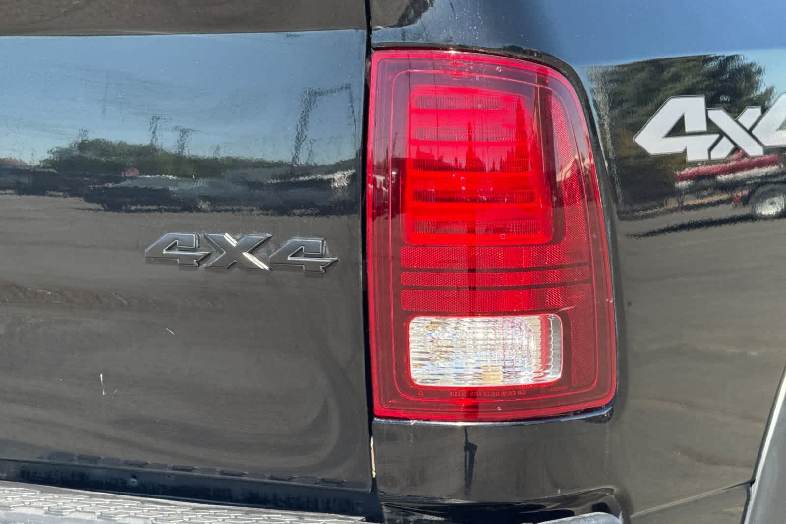 Thumbnail: 2019 RAM 1500 Classic - 28