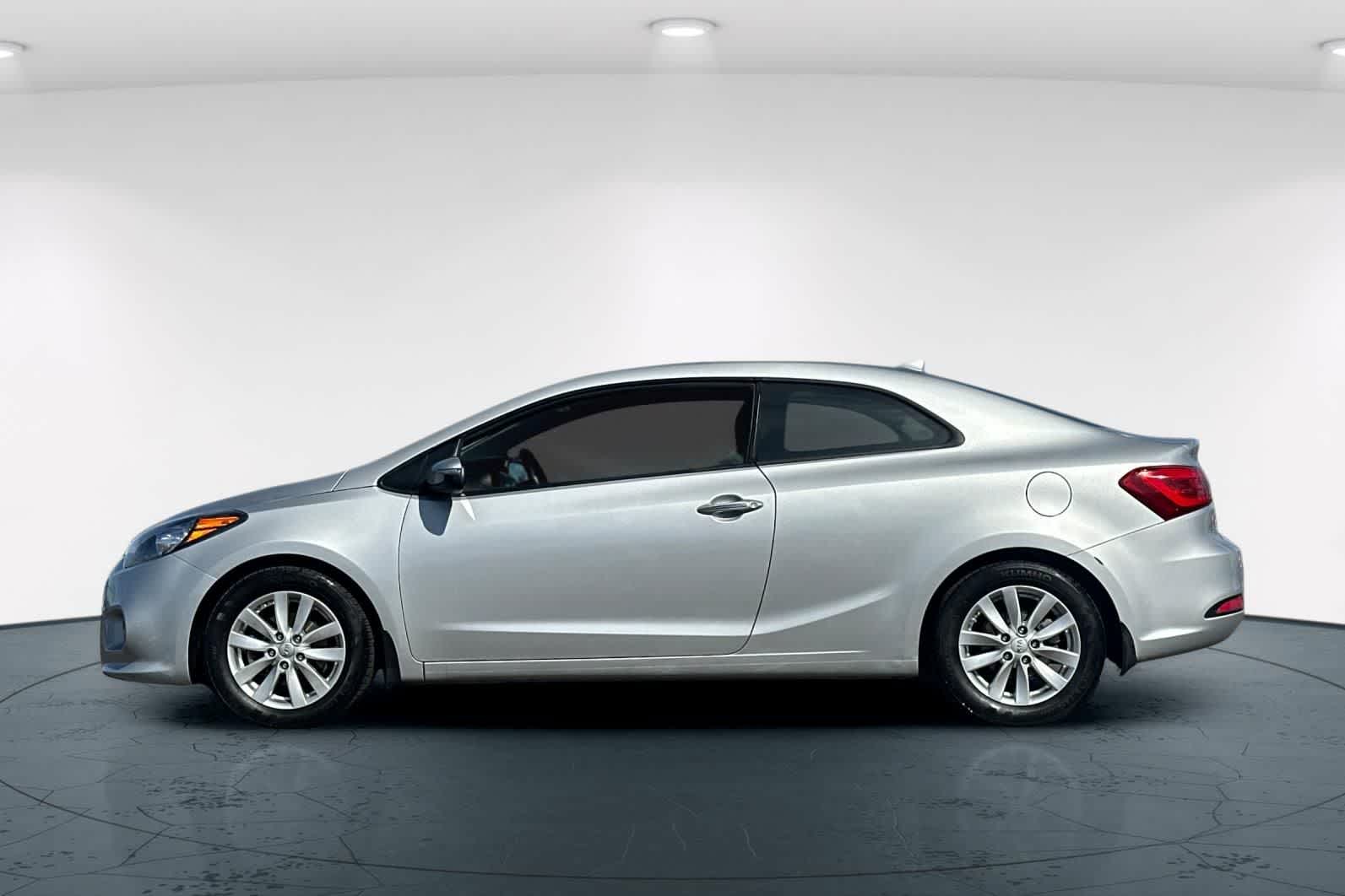 Thumbnail: 2016 Kia Forte - 9