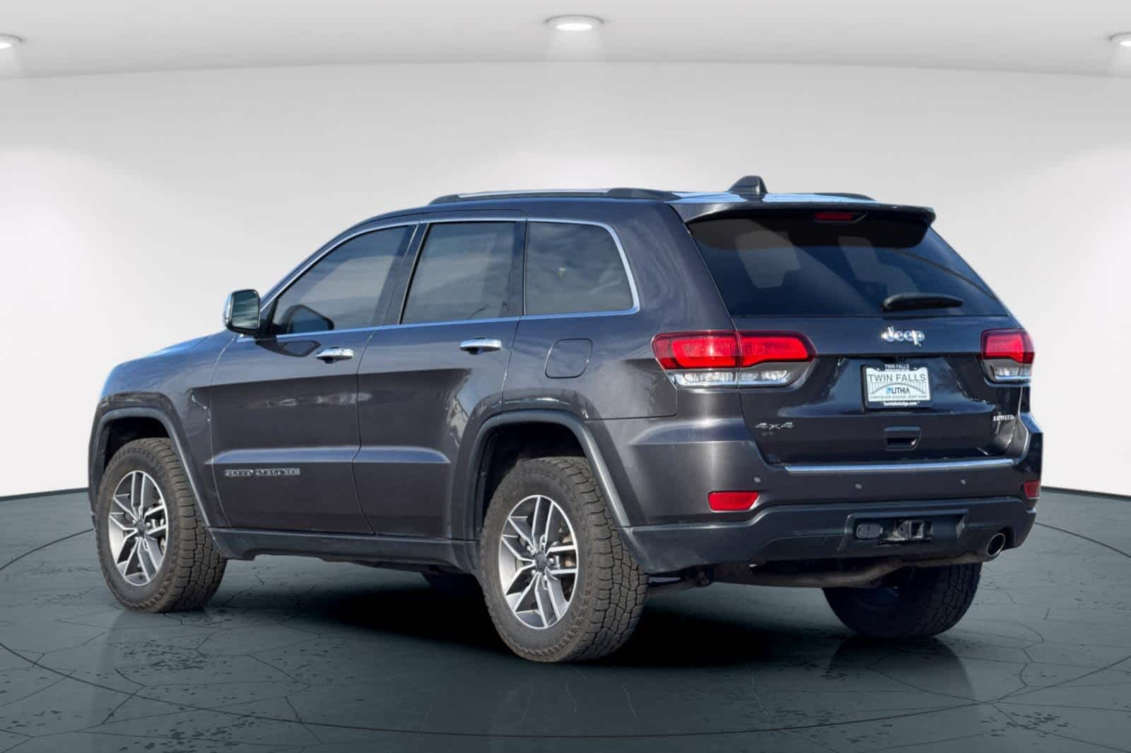 Thumbnail: 2020 Jeep Grand Cherokee - 8