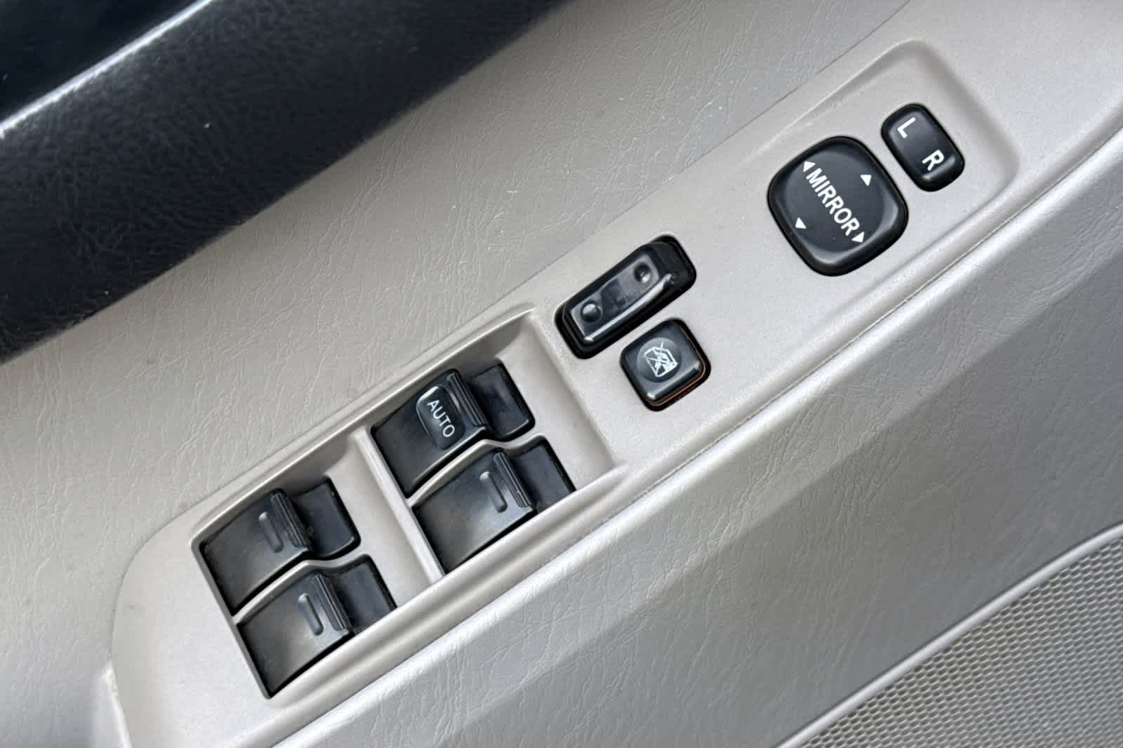 Thumbnail: 2005 Toyota 4Runner - 13