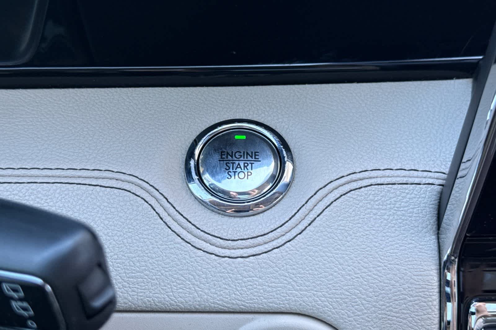 Thumbnail: 2019 Lincoln Navigator L - 27