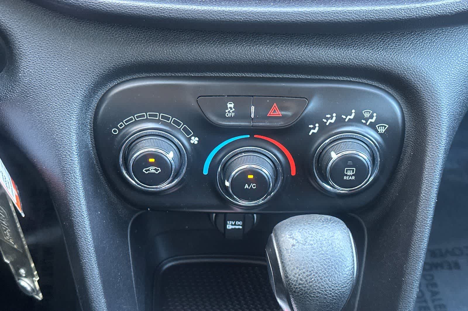 Thumbnail: 2014 Dodge Dart - 19