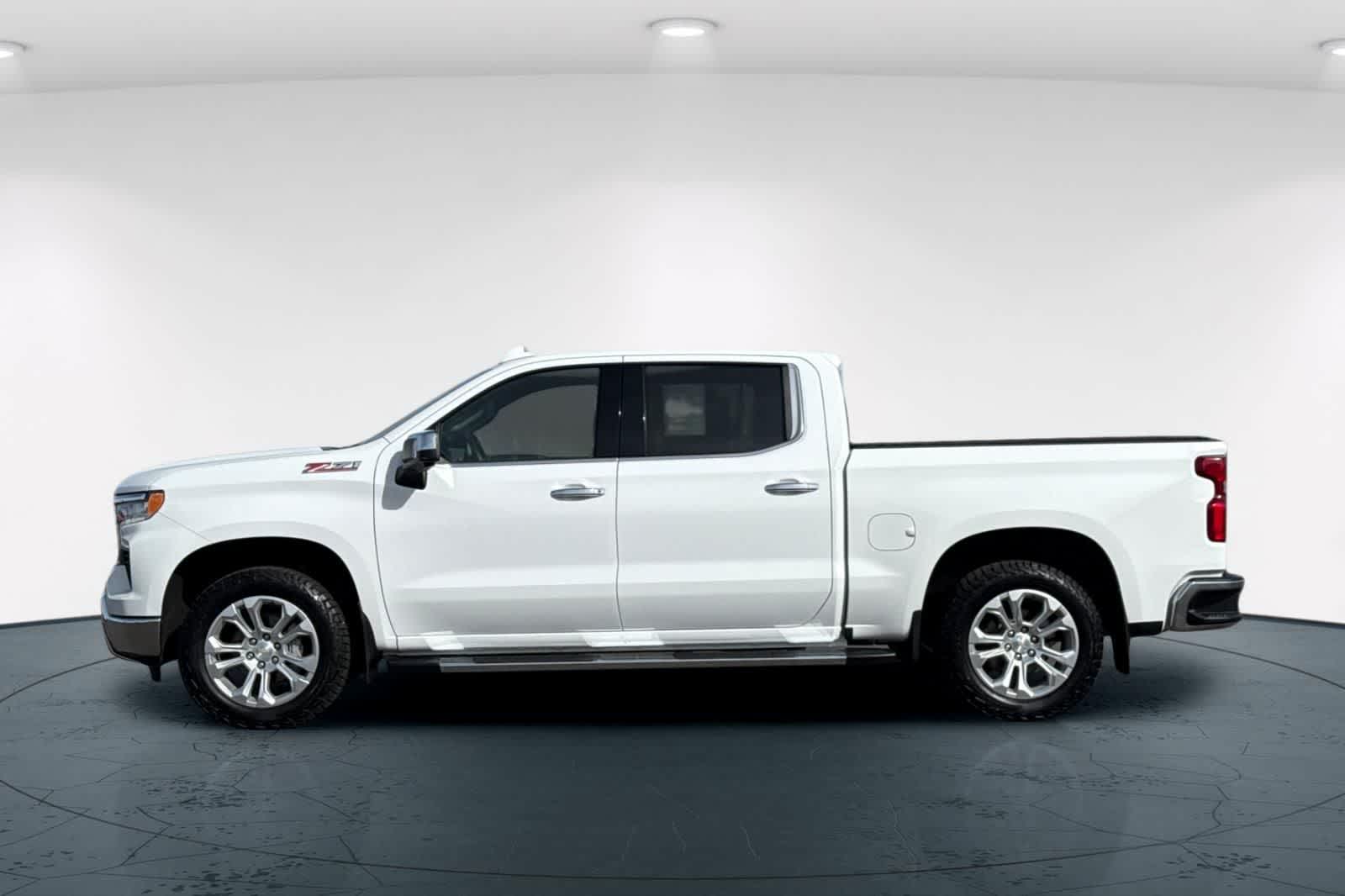 Thumbnail: 2023 Chevrolet Silverado 1500 - 9