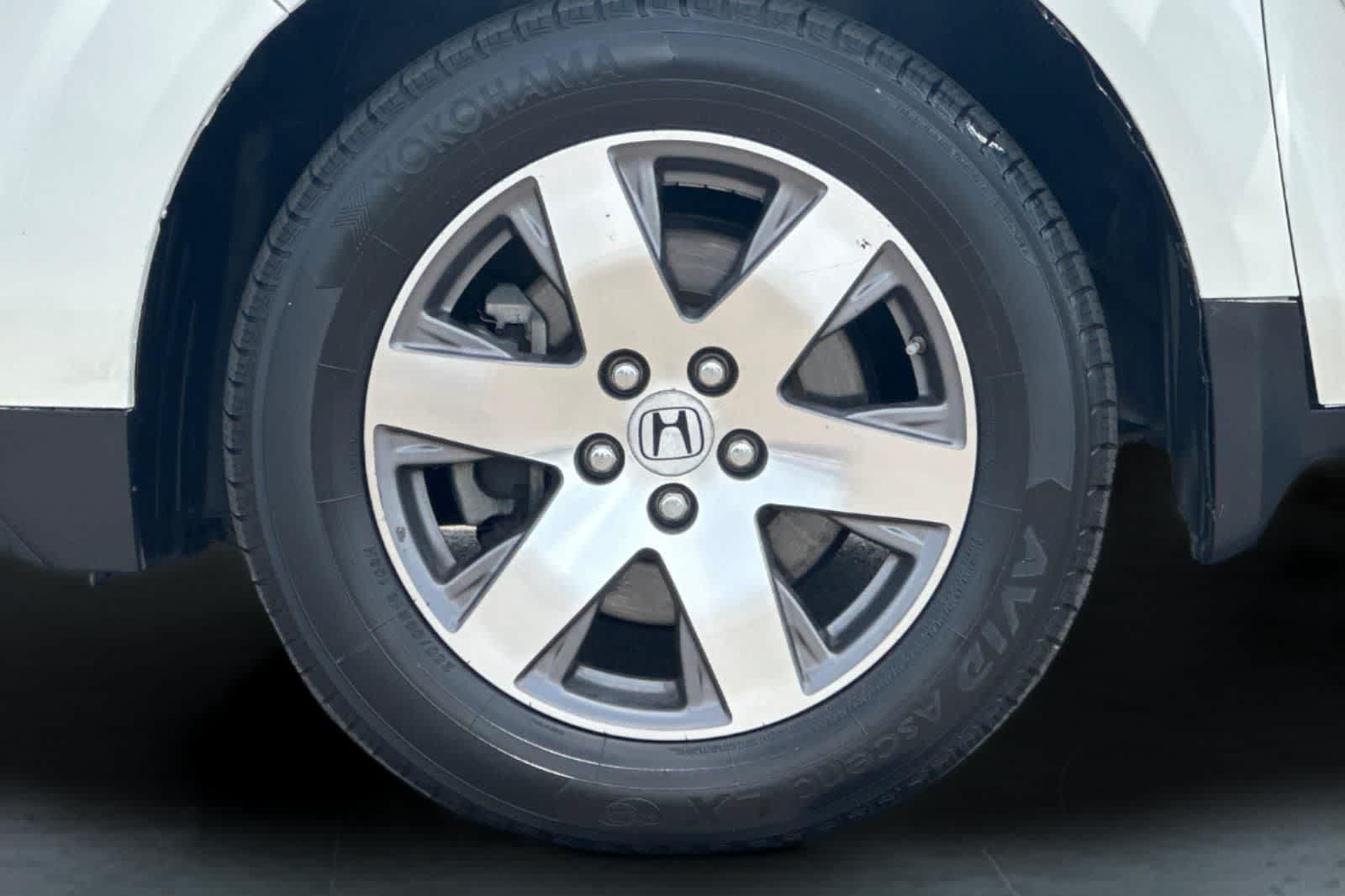 Thumbnail: 2015 Honda Pilot - 32