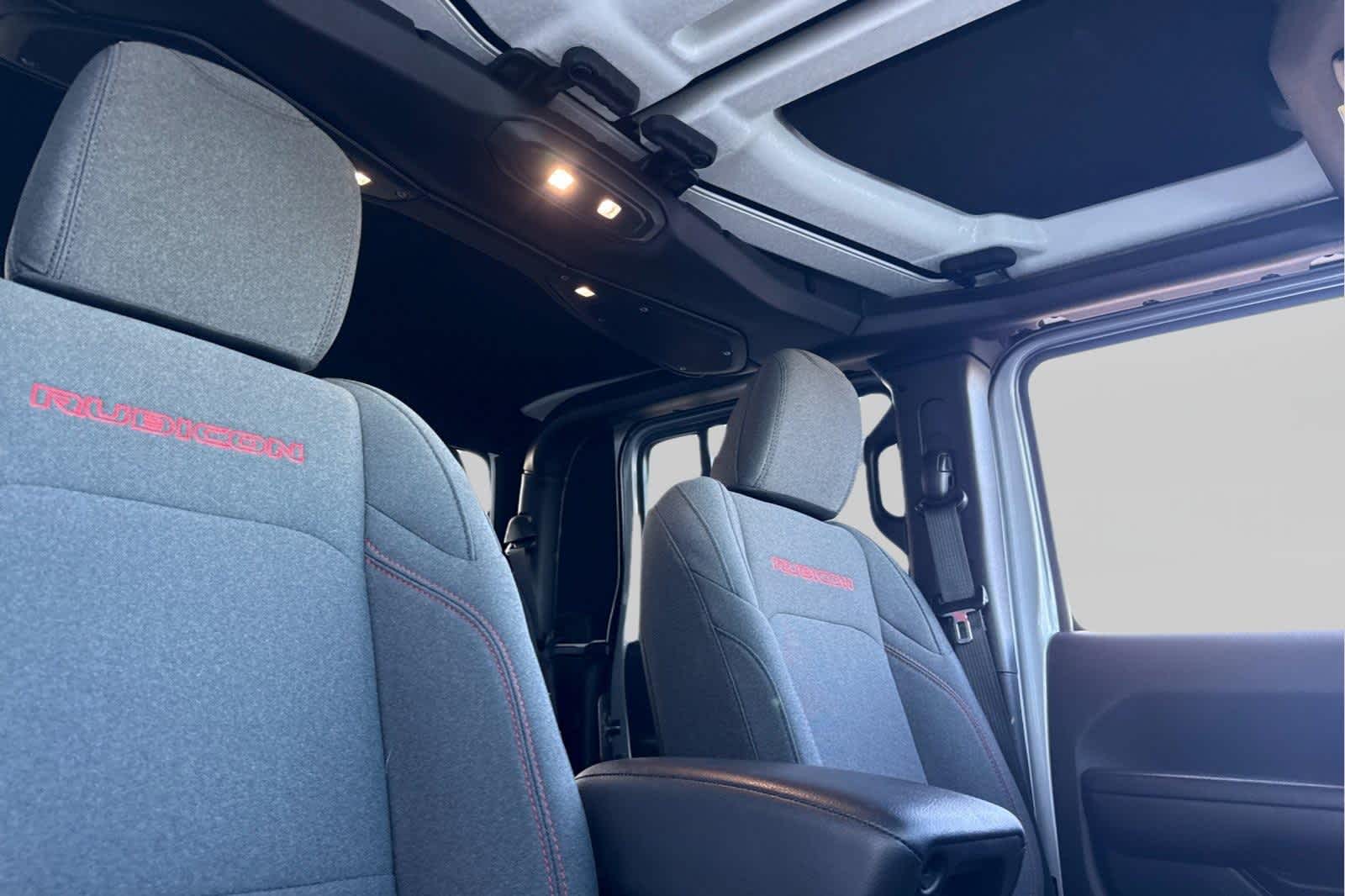 Thumbnail: 2024 Jeep Gladiator - 17