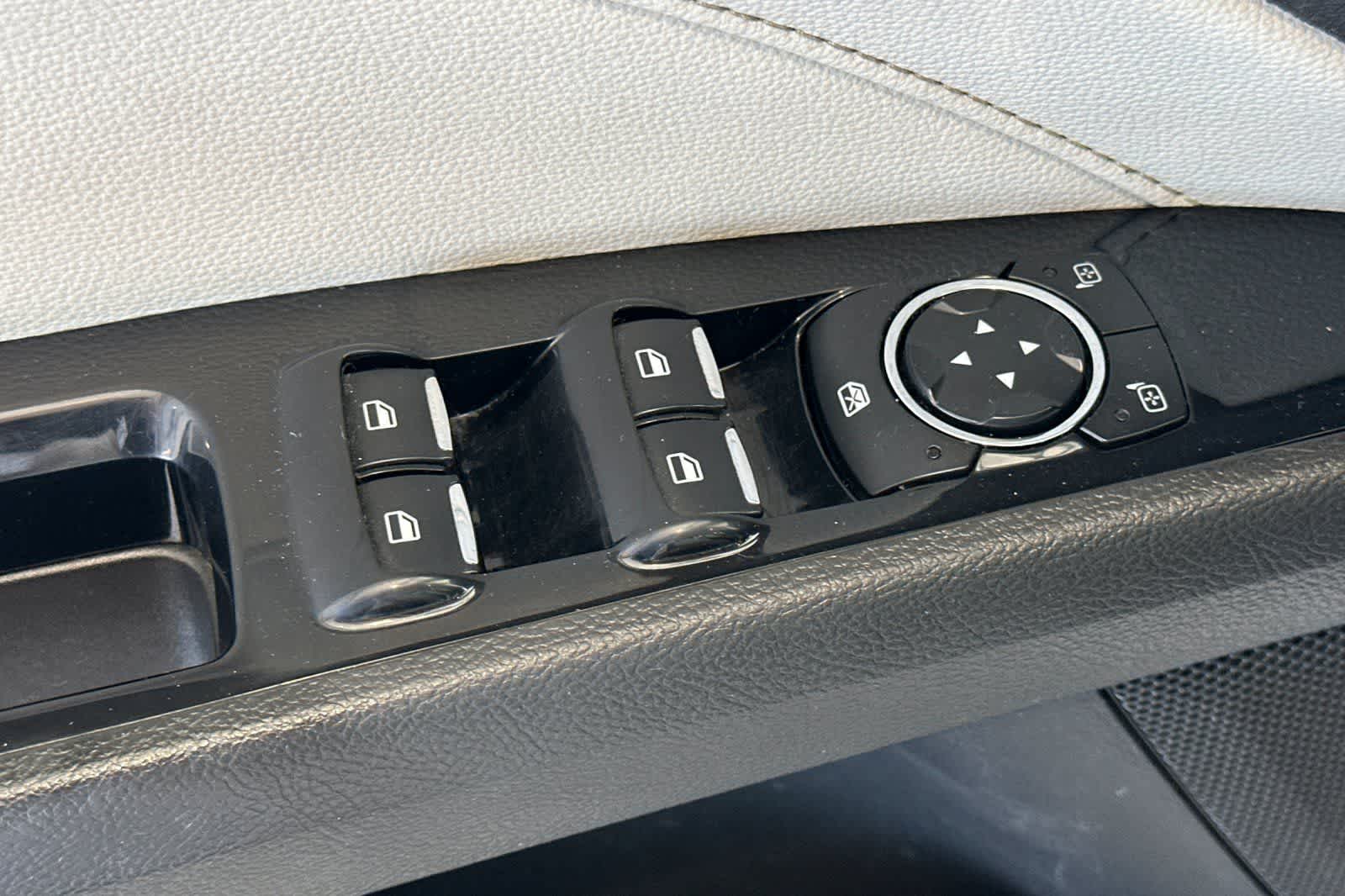 Thumbnail: 2016 Ford Fusion - 13