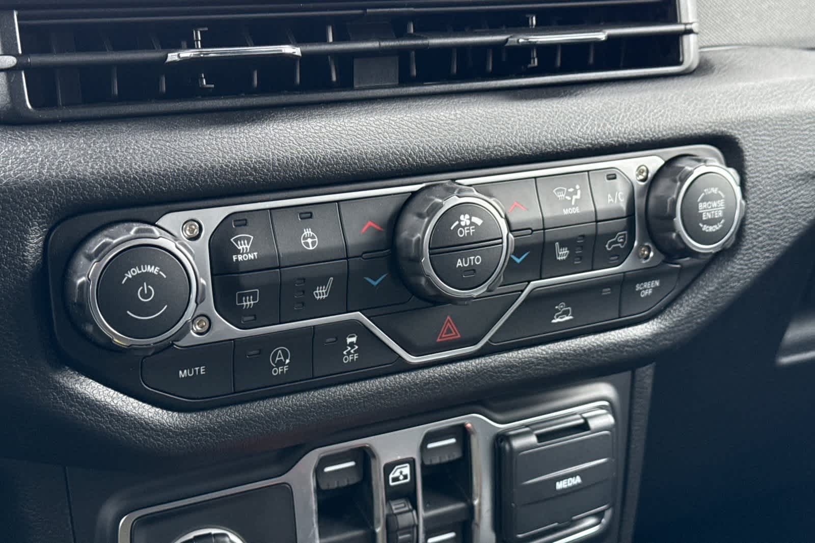 Thumbnail: 2026 Jeep Wrangler - 22