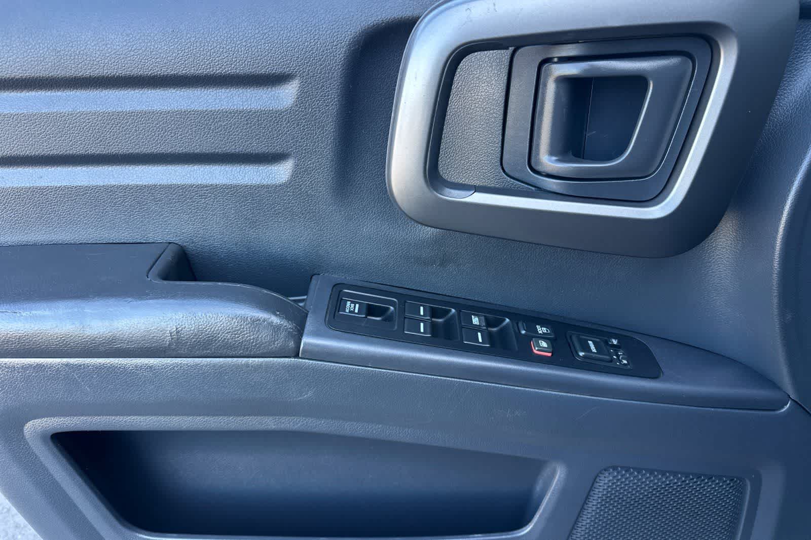 Thumbnail: 2010 Honda Ridgeline - 12