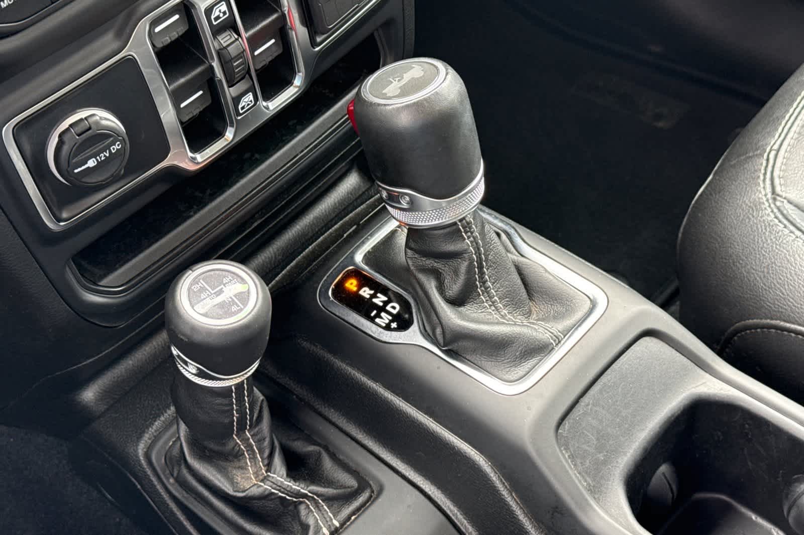 Thumbnail: 2022 Jeep Wrangler - 24