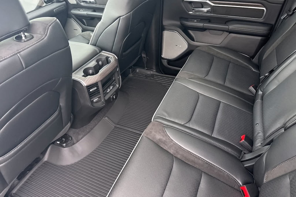 New 2026 Ram 1500 LARAMIE CREW CAB 4X4 5'7 BOX Pickup