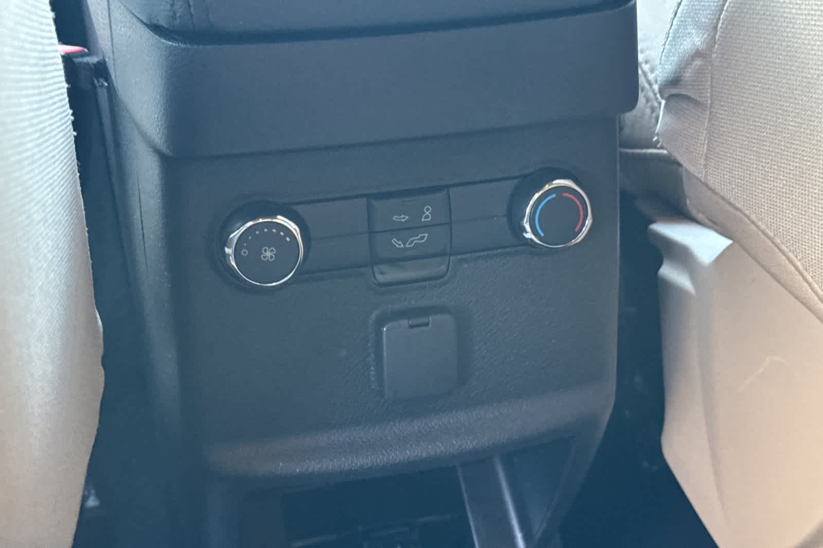 Thumbnail: 2017 Ford Explorer - 15