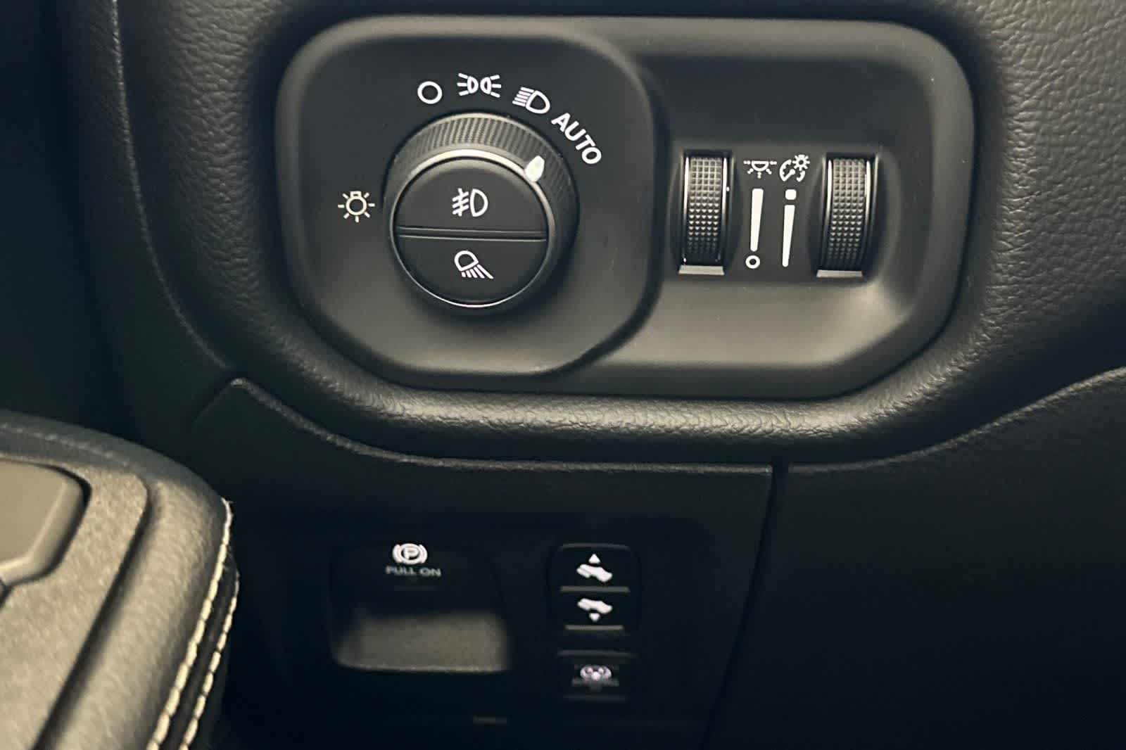 Thumbnail: 2026 RAM 1500 - 32