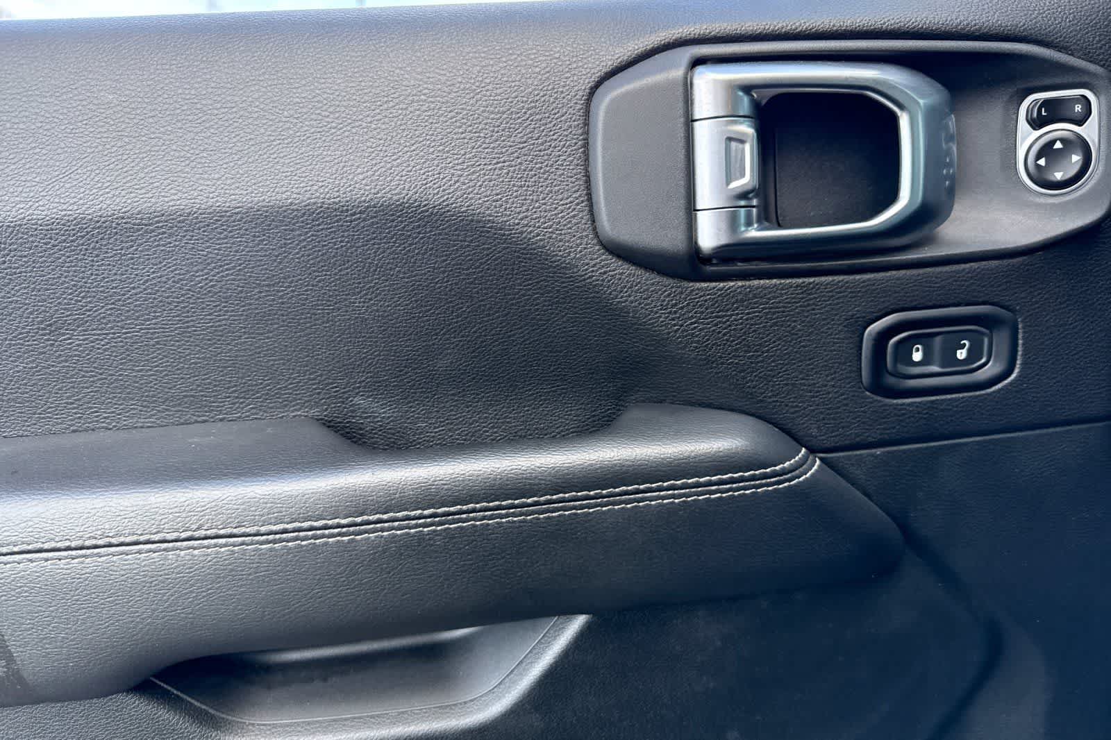 Thumbnail: 2020 Jeep Gladiator - 12