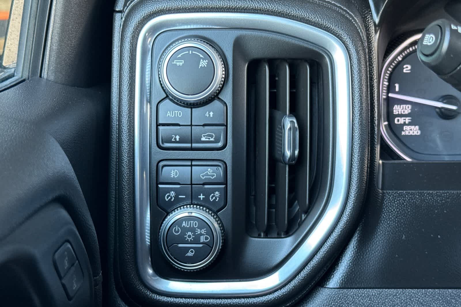 2019 GMC Sierra 1500 SLT 32