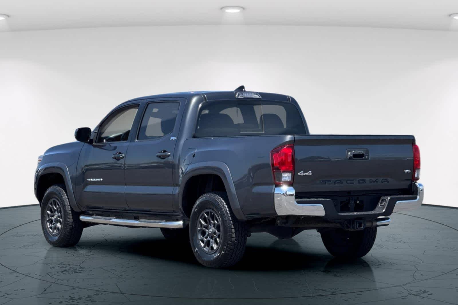 Thumbnail: 2018 Toyota Tacoma - 8