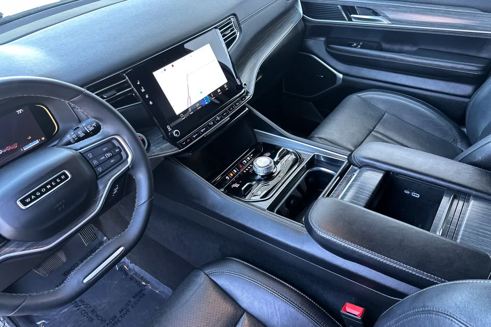 Thumbnail: 2023 Jeep Wagoneer - 11