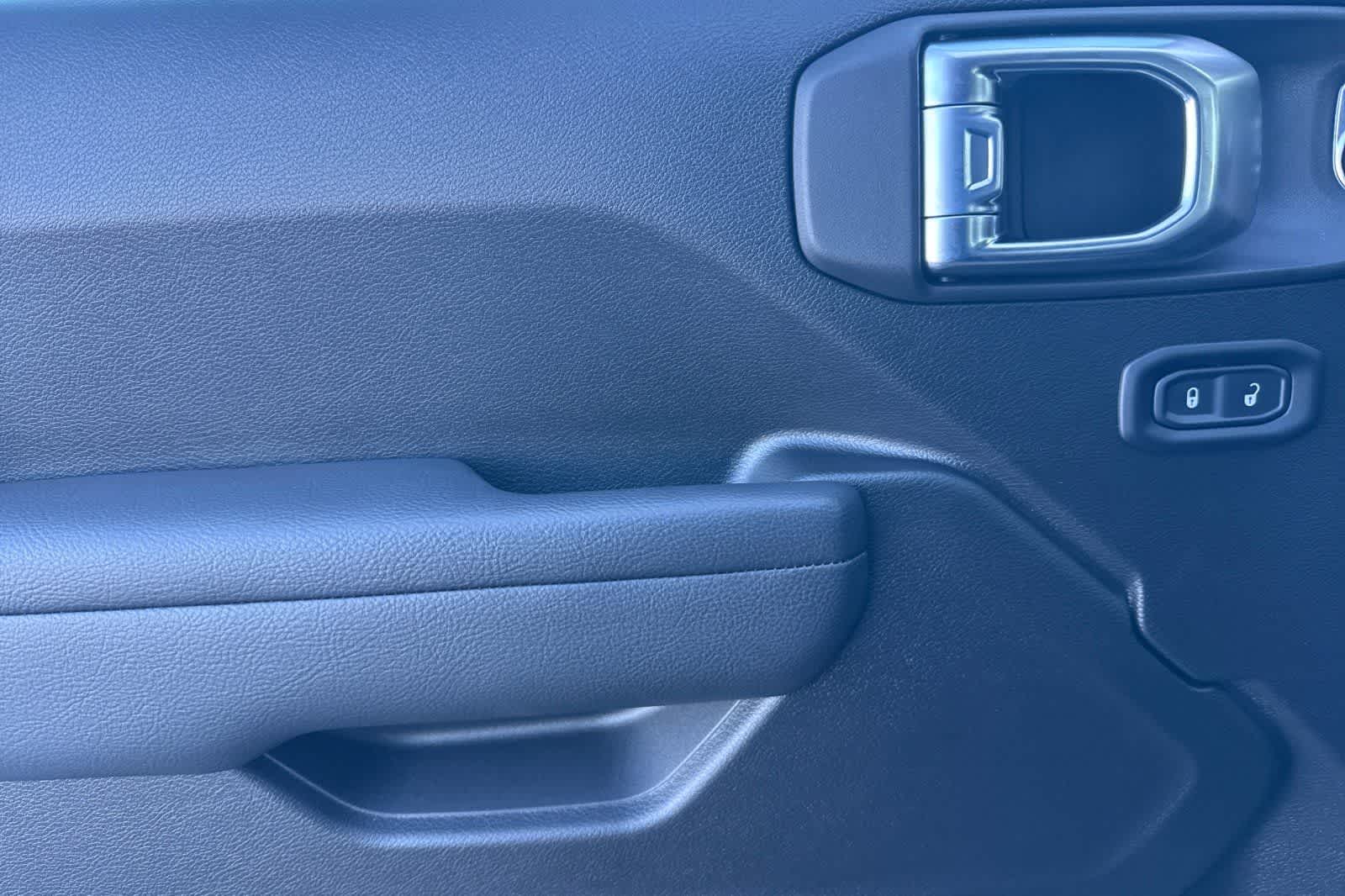 Thumbnail: 2026 Jeep Gladiator - 12