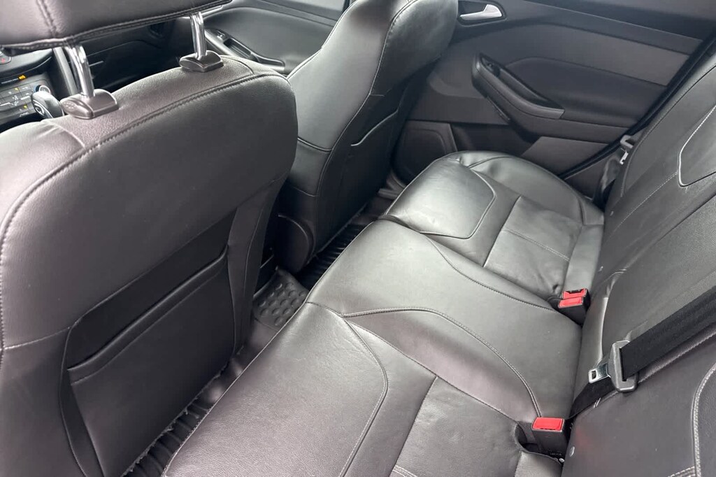 Used 2015 Ford Focus SE Hatchback