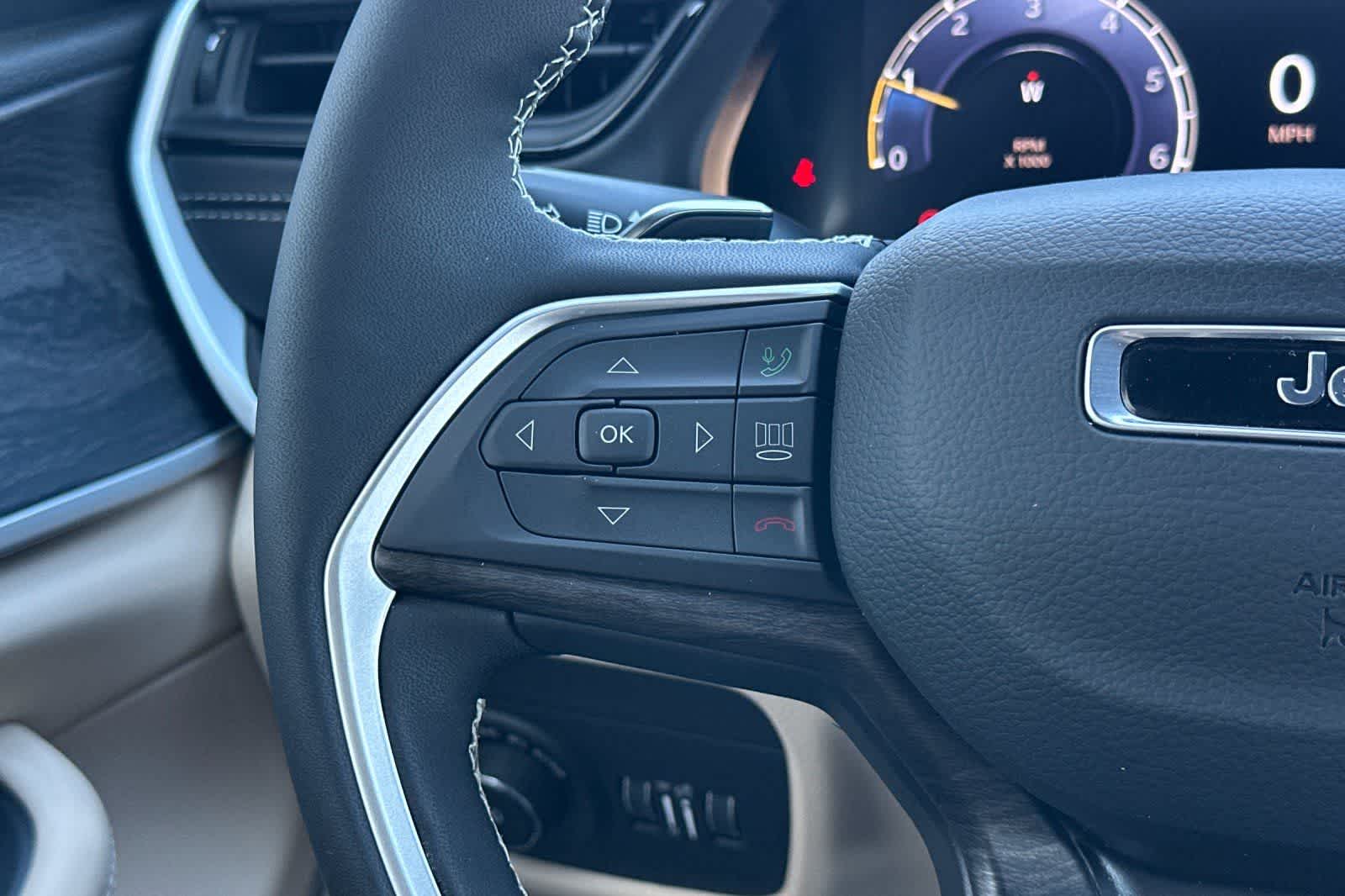 Thumbnail: 2026 Jeep Grand Cherokee - 28
