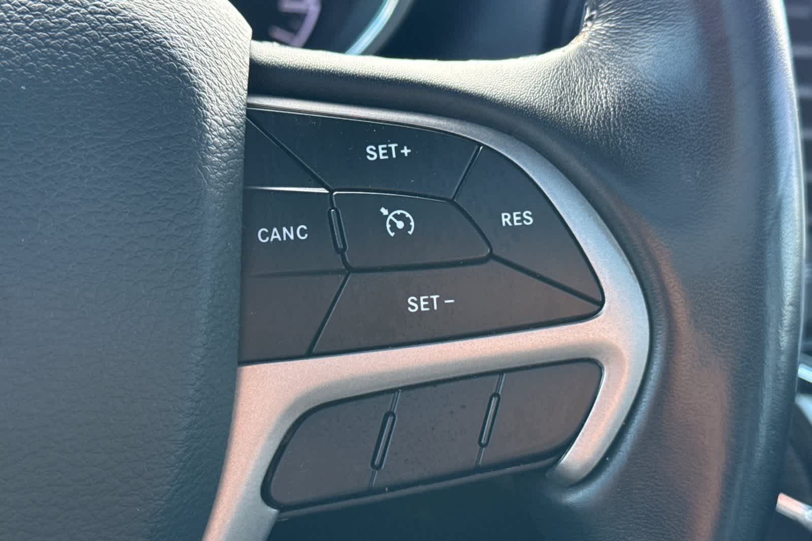 Thumbnail: 2020 Jeep Grand Cherokee - 28