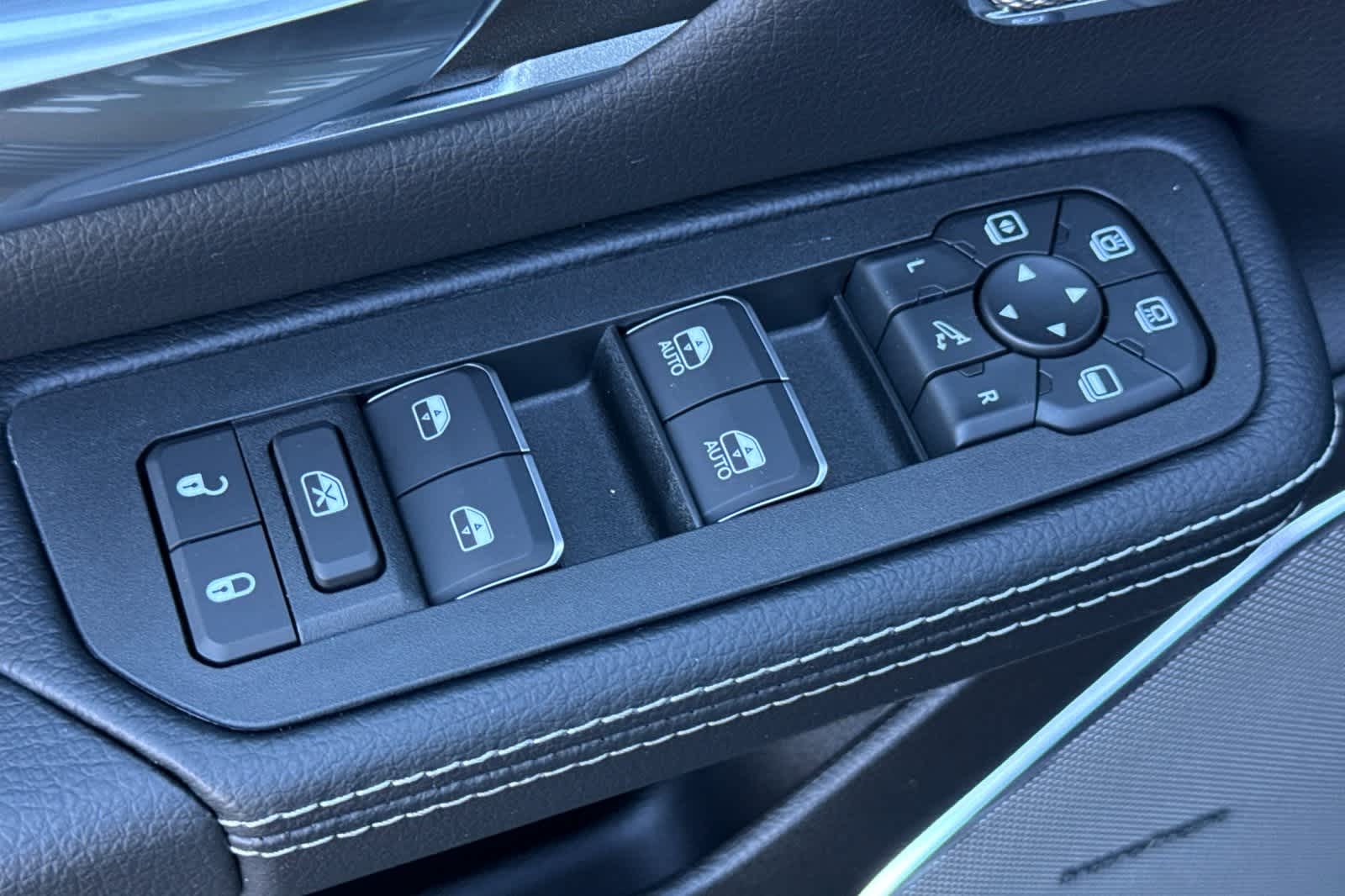 Thumbnail: 2026 RAM 1500 - 13