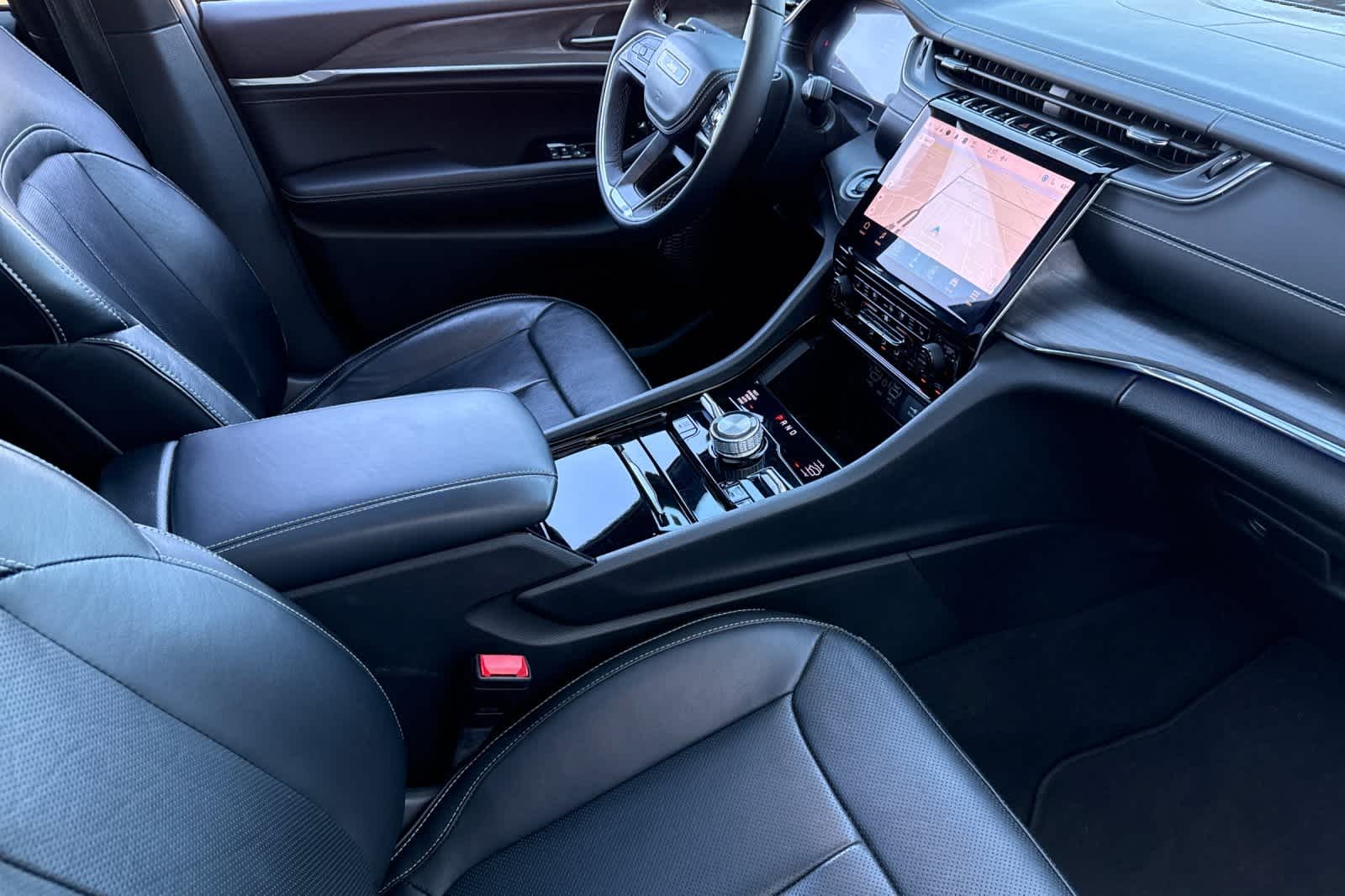 Thumbnail: 2023 Jeep Grand Cherokee - 17