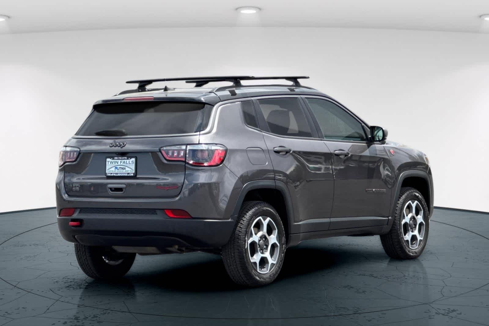 2022 Jeep Compass Trailhawk photo 2