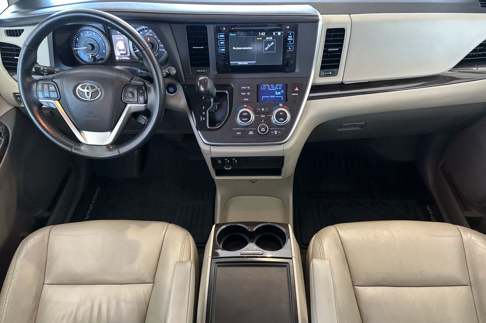 Thumbnail: 2015 Toyota Sienna - 3
