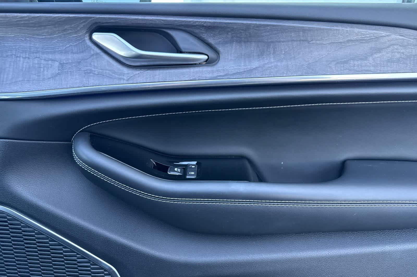 Thumbnail: 2023 Jeep Grand Cherokee - 19