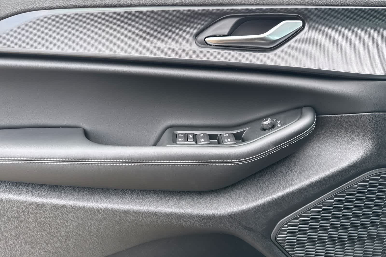 Thumbnail: 2025 Jeep Grand Cherokee - 12