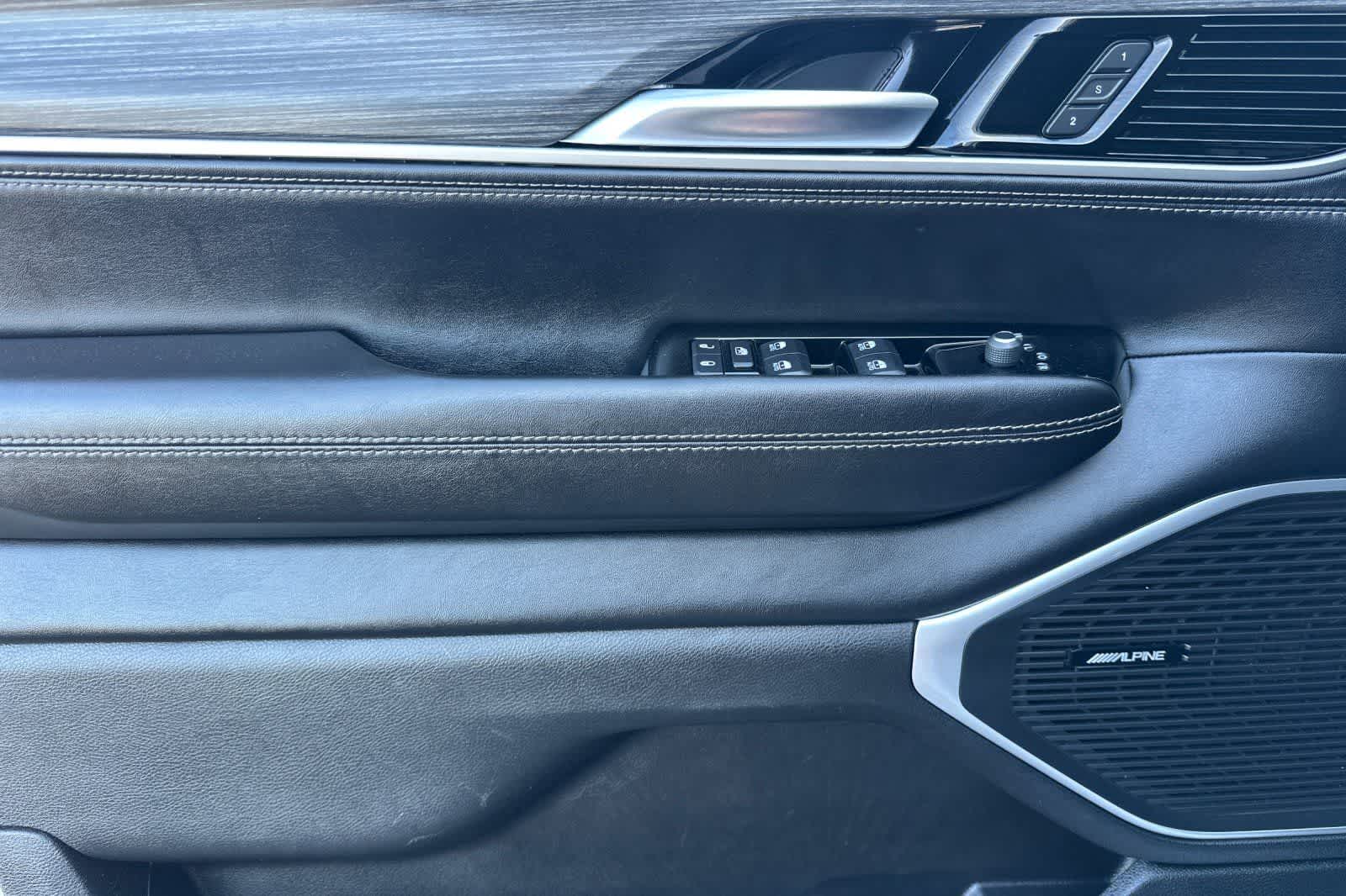 Thumbnail: 2023 Jeep Wagoneer - 12