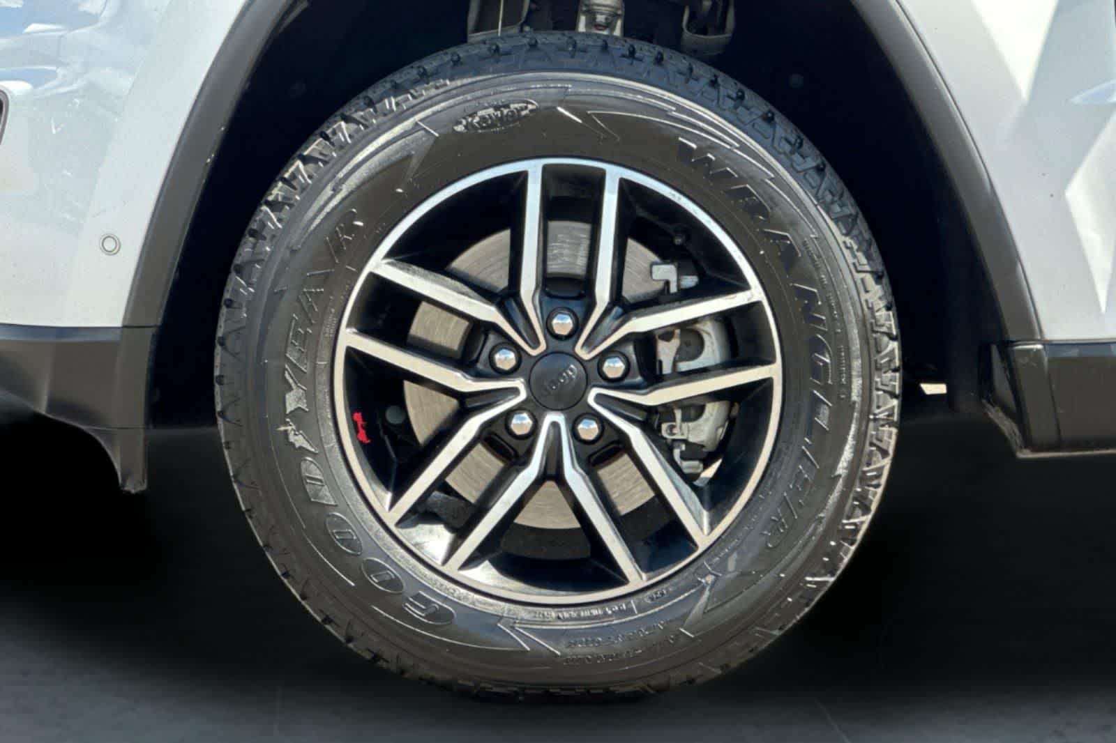 Thumbnail: 2021 Jeep Grand Cherokee - 31