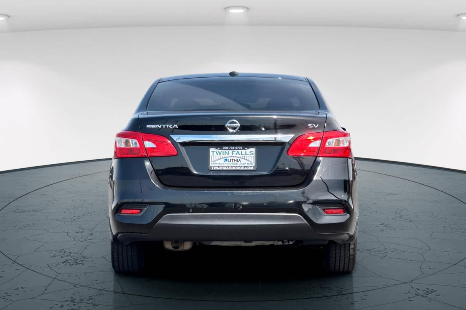 Thumbnail: 2016 Nissan Sentra - 7