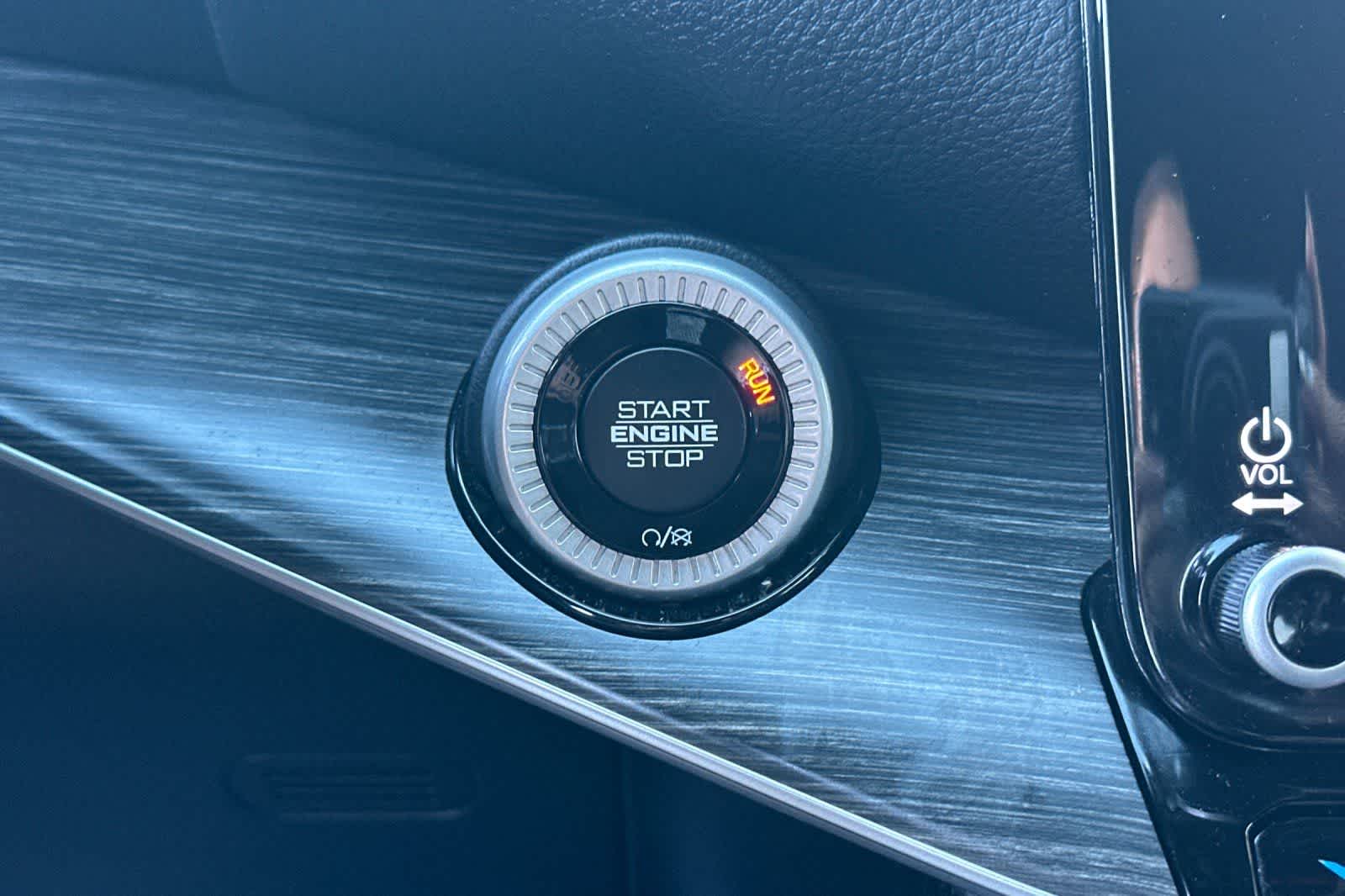 Thumbnail: 2023 Jeep Wagoneer - 26